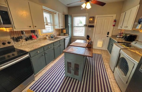 Fort Worth House | Funky Town FarenMidTerm Rental