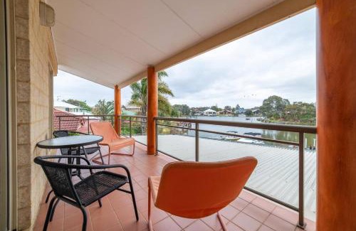 South Yunderup House | Funland, Family Home On The Canals Mandurah