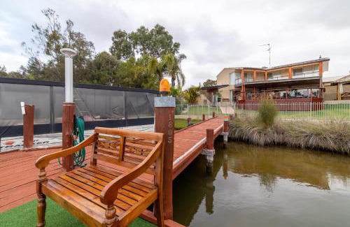 South Yunderup House | Funland, Family Home On The Canals Mandurah