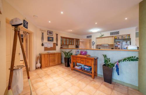 South Yunderup House | Funland, Family Home On The Canals Mandurah