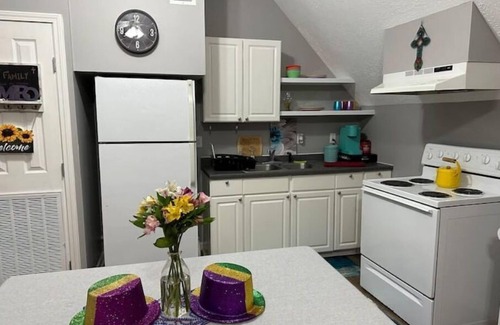 Gardner Apartment | Funny Farm Hideaway.