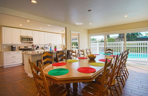 Northwest Anaheim House | Funtierland + Haunted Mansion + Close to Disney + Pool + Game Room