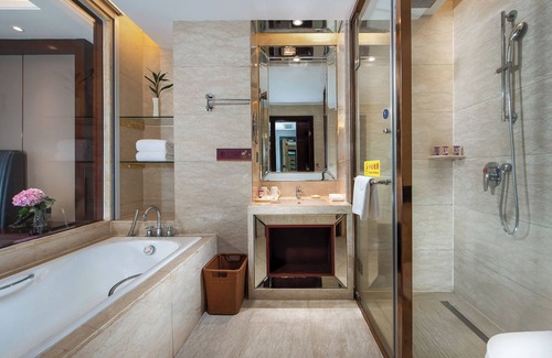 Central Business District Hotel | Fuqinglong Huatian Holiday Hotel