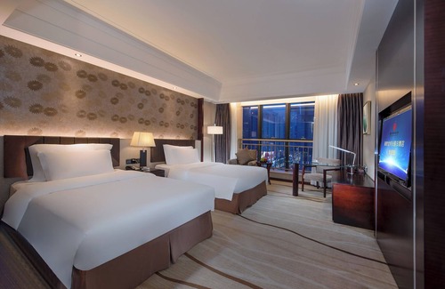 Central Business District Hotel | Fuqinglong Huatian Holiday Hotel