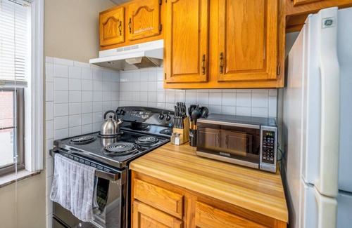 Oakwood Apartment | Fur-Friendly Flat – 1BR Ground Flr Stay in Dayton
