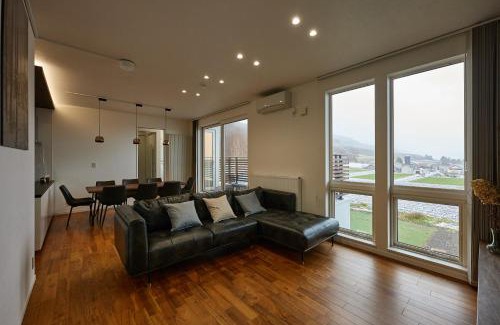 Furano Villa | furano frame