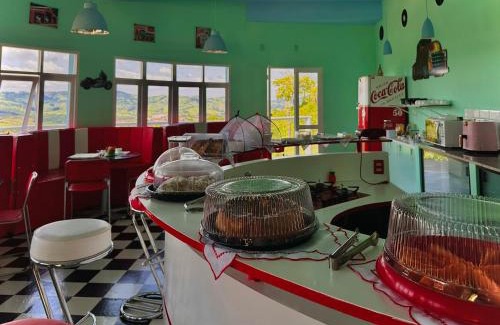 Bueno Brandao Other | Furgão Ghost - Vila Mágica