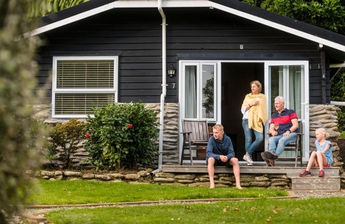 Furneaux Resort | Furneaux Lodge