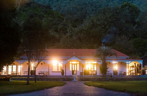 Furneaux Resort | Furneaux Lodge