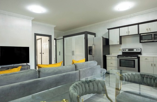 Camperdown Apartment | Furnished 1 bedroom Apartment in Gated Complex