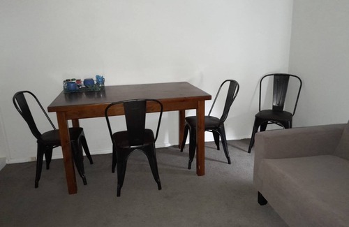 Carnegie Apartment | Furnished 1bedroom apartment. Close to local shopping strip.