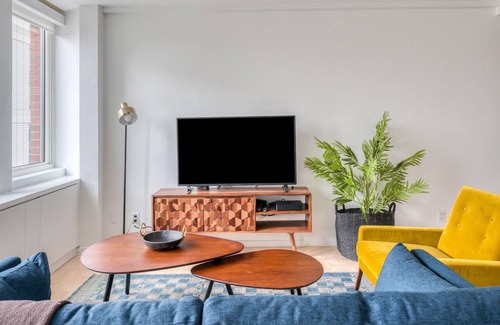 Prudential - St. Botolph Apartment | Furnished 1BR in Boston 1 mile to Metro
