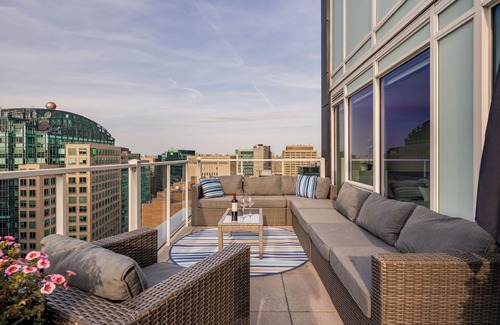 Byward Market - Parliament Hill Condo | Furnished 2 Bedroom PENTHOUSE -All Inclusive w Parking Available Downtown Ottawa