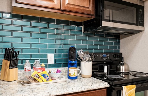 Beacon Hill Apartment | Furnished 2BR-1BTH-Free Parking- Pet Friendly -30% OFF-Monthly Rental