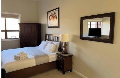 South Pandosy Resort | Furnished 2BR Loft | Kelowna