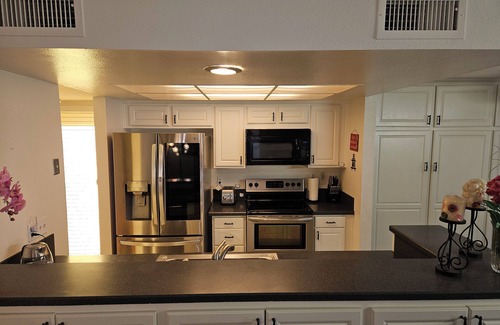 San Diego Country Estates House | Furnished 2BR Townhouse w/Pool, Hot Tub & Fireplace – 30-Day Stay