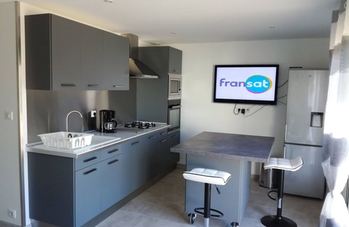 Semussac House | Furnished 3 * - 2 PERS - ANY COMFORT - Heated POOL - WIFI - NEAR THE ROYAN SEA