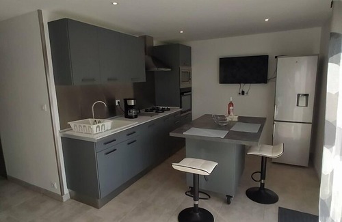 Semussac House | Furnished 3 * - 2 PERS - ANY COMFORT - Heated POOL - WIFI - NEAR THE ROYAN SEA