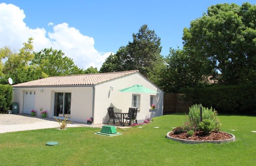 Semussac House | Furnished 3 * - 2 PERS - ANY COMFORT - Heated POOL - WIFI - NEAR THE ROYAN SEA