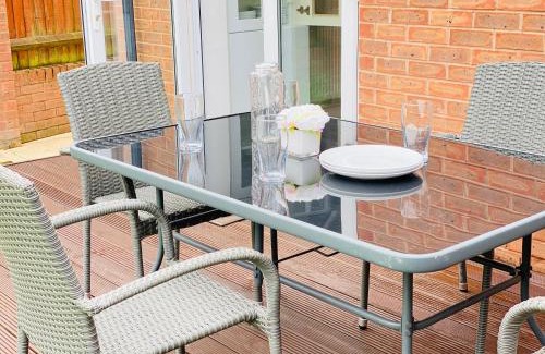 Dilwyn House | FURNISHED 3 BEDROOM HOUSE, SLEEPS 6, FREE PARKING, Near NEC