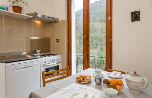 Avegno House | furnished apartment for 4/6 people in the heart of the Italian Riviera