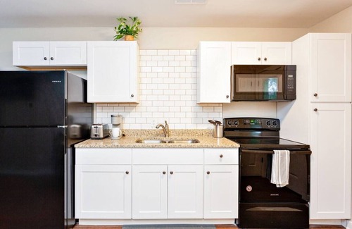 Huntsville Apartment | Furnished Apartment near Gate 8 of Redstone