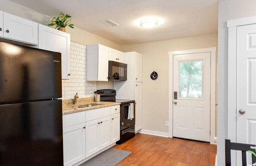 Huntsville Apartment | Furnished Apartment near Gate 8 of Redstone