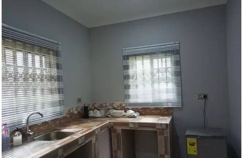 Winneba House | Furnished Apartment with a Spacious Garden
