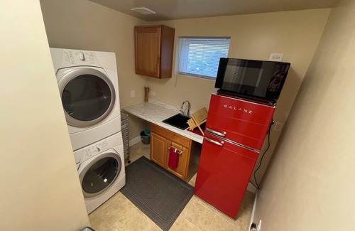 Franconia House | Furnished basement/Private entrance in Kingstowne, Alexandria, utilities incl.