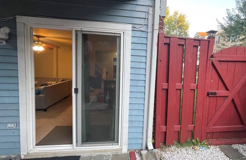 Franconia House | Furnished basement/Private entrance in Kingstowne, Alexandria, utilities incl.
