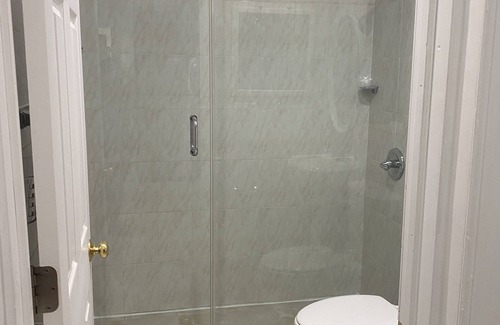 Pelham Gardens House | Furnished Bedroom Near Transportation & Hospitals