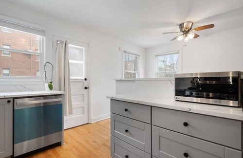 Oak Park House | Furnished Charming 2-bedroom 1.5 bath townhome with WiFi, AC in River Forest