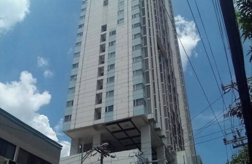 Ermita Night District Condo | Furnished Condo for rent in Malate , Manila (Short & Long Term)near US Embassy