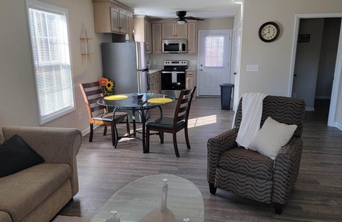 Salisbury Apartment | FURNISHED Corporate Apartment - 5 min to I85 and Hwy 29. Travelers Haven