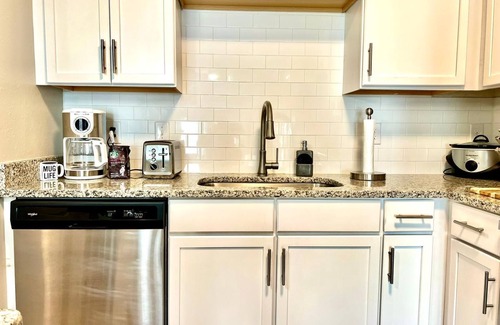 Ponte Vedra Apartment | (Furnished Corporate Rental) Luxury Retreat With Queen Tempur-Pedic Bed!