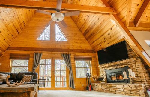 Happy Jack House | Furnished Deck and Fire Pit Happy Jack Cabin
