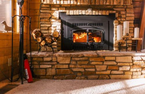 Happy Jack House | Furnished Deck and Fire Pit Happy Jack Cabin