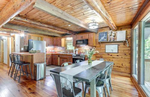 Fairland House | Furnished Deck and Lake Access Fairland Log Cabin