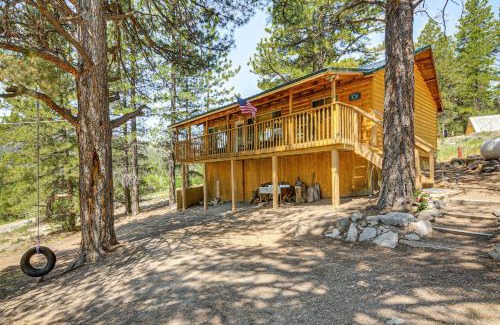 Mammoth Creek House | Furnished Deck and Mountain Views Panguitch Cabin