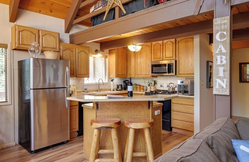 Mi-Wuk Village Cabin | Furnished Deck: High Sierra Cabin in Twain Harte!