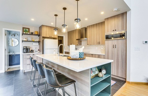 Castle Rock House | Furnished Deck, Mountain View: Castle Rock Home!