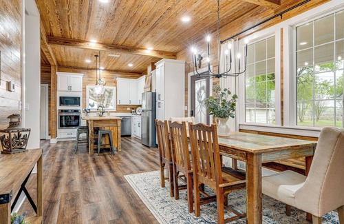 Schulenburg House | Furnished Deck + Views: Rural Schulenburg Retreat
