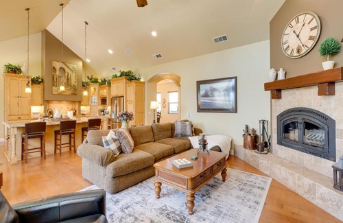 Croft House | Furnished Decks and Grill Peaceful Pioneer Home!