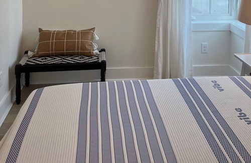 Parkersburg Apartment | Furnished fully renovated Art Deco Apt great for traveling nurses and doctors