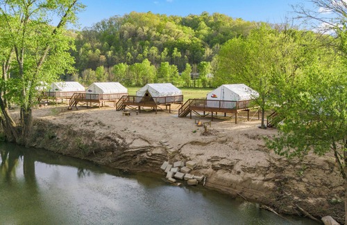 Stanton RV Rental | Furnished Glamping Tent/King Bed/Access to the Red River - Noble Bear - #4