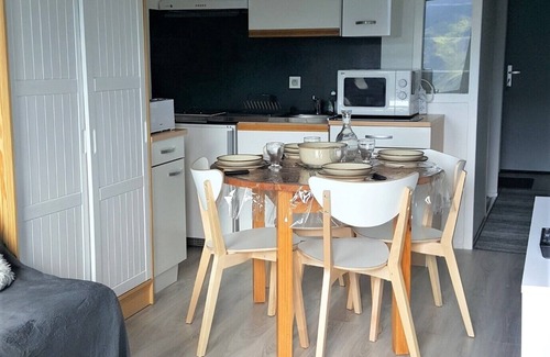 Saint-Aventin Apartment | Furnished holiday home for 4 people, superb view