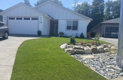 Courtenay House | Furnished home near the river- short term rental n