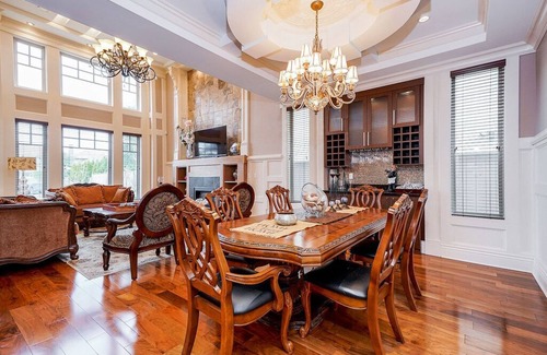 Richmond House | Furnished Luxurious & Breathtaking 5 Br/4. Ba, House
