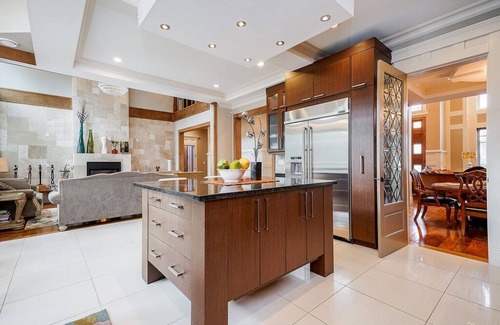 Richmond House | Furnished Luxurious & Breathtaking 5 Br/4. Ba, House