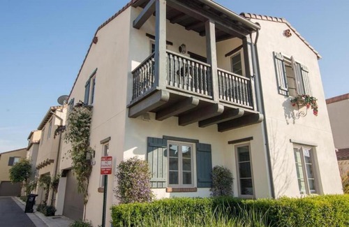 Newhall House | FURNISHED MASTER BEDROOM - NEAR PUBLIC TRANSIt